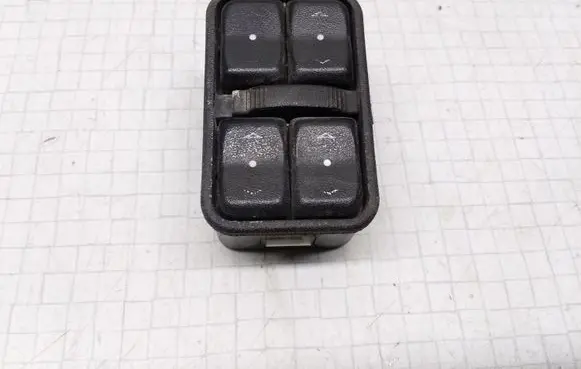 Opel Zafira A Electric window control switch 13363401 90561086