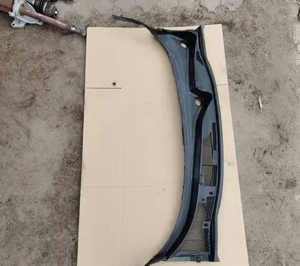 Nissan Juke I F15 Wiper trim 668521KA0A LG185311100