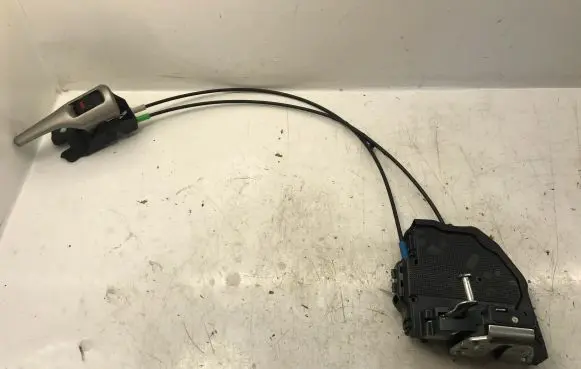 Toyota Auris 150 Rear door lock 6906002170 6920602120B1