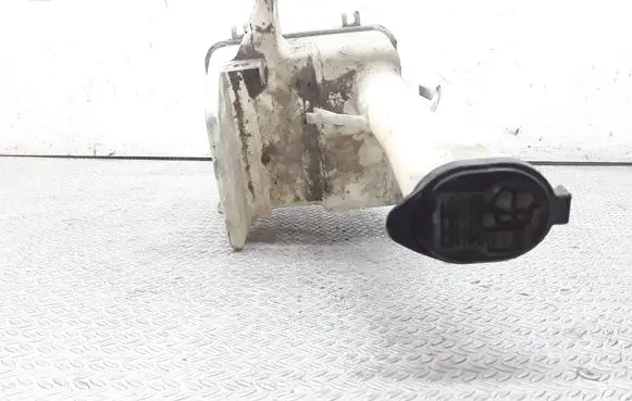 Toyota Corolla Verso E121 Windshield washer fluid reservoir/tank 060851054