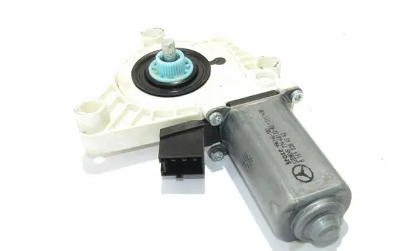 Mercedes-Benz B W245 Front door window regulator motor 996146102