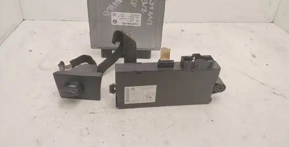 BMW 3 E90 E91 Engine control unit/module 7595179 DMEMSD812 5WK93727