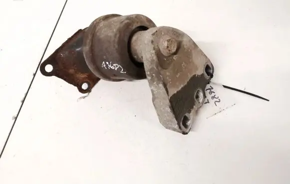 Volkswagen Transporter - Caravelle T5 Engine mount bracket