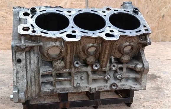 Hyundai Santa Fe Engine block G6EA7A013752