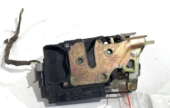 SsangYong Rexton Front door lock 