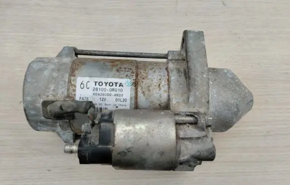 Toyota Avensis T270 Starter motor 281000R010