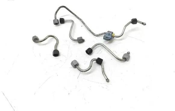 Ford Kuga II Fuel injector supply line/pipe 