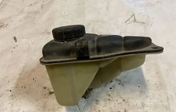 Mercedes-Benz C W203 Coolant expansion tank/reservoir 2035000049 A2035000049