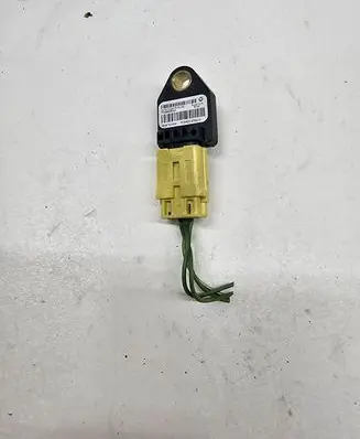 Chrysler Sebring (JS) Airbag deployment crash/impact sensor P04896065AA 39754C TC5ME018750210