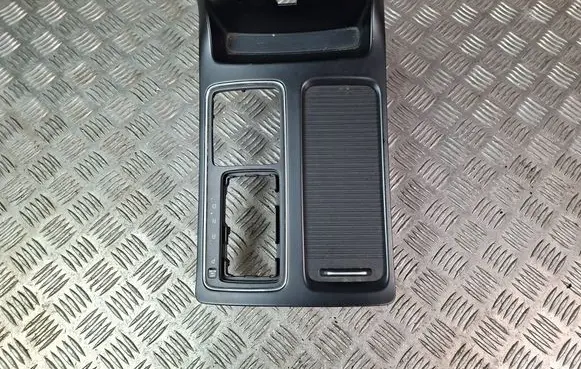 KIA Sorento Gear shifter surround trim plastic 84651C5900