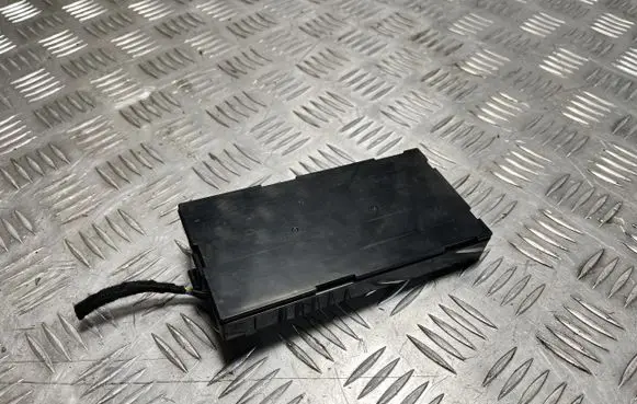 Ford Focus Wireless charging module DG21631