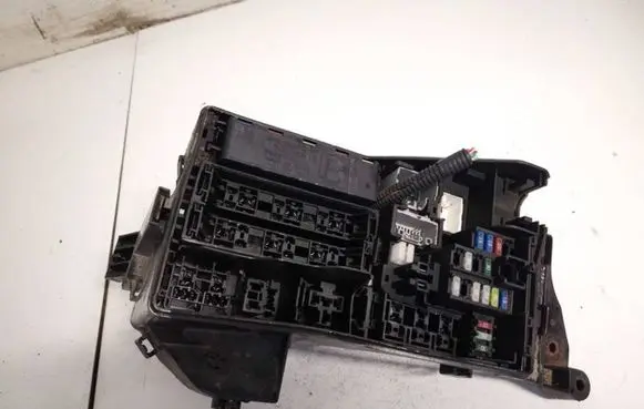 Lexus IS 220D-250-350 Fuse box set 8921153020 89211-53020