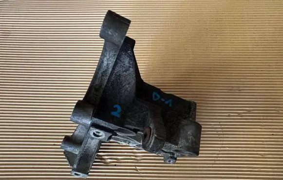 Volkswagen Phaeton Power steering pump mounting bracket 059145169AA C903
