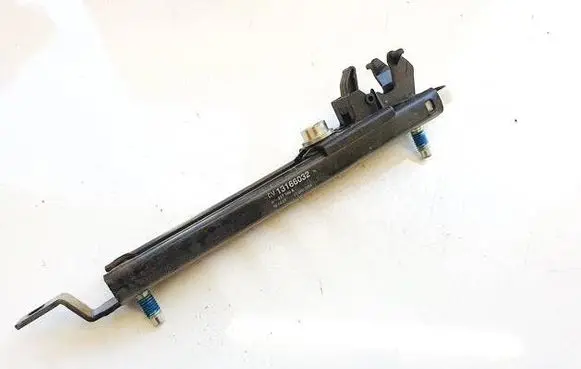 Opel Astra H Seat belt adjustment rail 13166032
