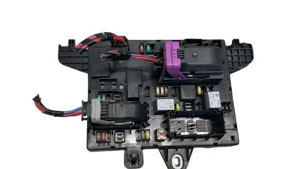 Opel Zafira C Fuse module 20957185 365927271