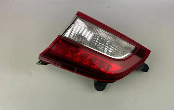 Subaru Outback (BS) Tailgate rear/tail lights 946073