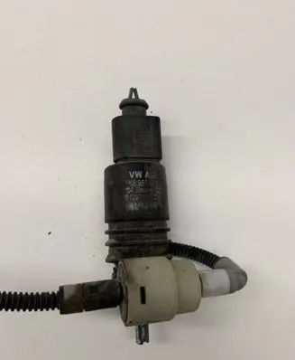 Skoda Octavia Mk2 (1Z) Windscreen/windshield washer pump 1K6955651