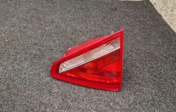 Audi A5 8T 8F Tailgate rear/tail lights 8T0945094