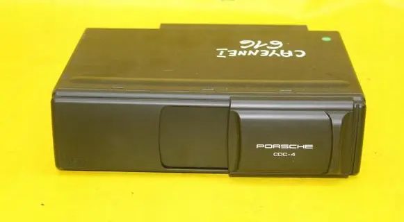 Porsche Cayenne (9PA) CD/DVD changer 7L5035111C