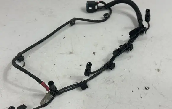 BMW 6 F06 Gran coupe Glow plug wires 8583653