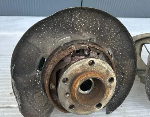 BMW X5 E70 Stub axle 