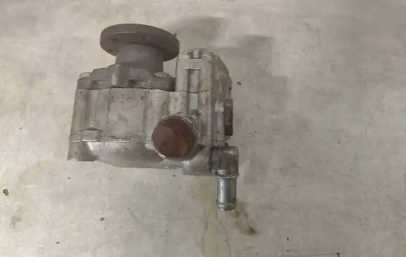 BMW 5 E60 E61 Power steering pump 7652974105 677936203
