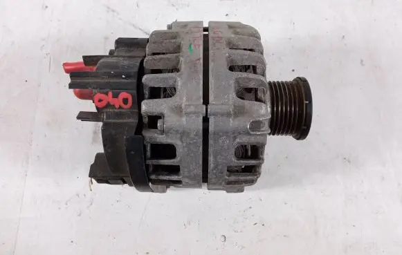 Renault Clio V Generator/alternator 231008040R 2613543A 2116010811