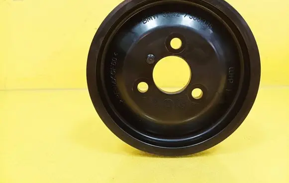 BMW 3 E46 Power steering pump pulley 7500335