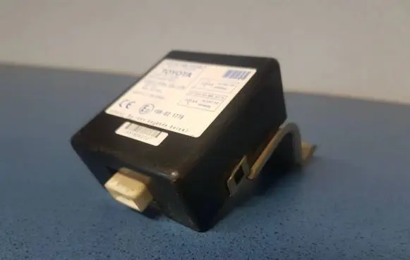 Toyota Corolla Verso E121 Door control unit/module 897410F010 61B168000 1667N562127