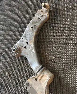 Volvo XC60 Front lower control arm/wishbone 31317666