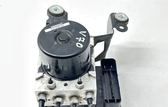 Volvo V70 ABS Pump 31423347 614A230019E 10092604193