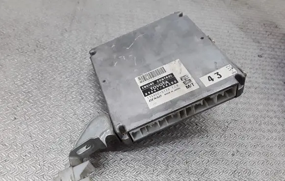 Toyota Avensis Verso Engine control unit/module 8966144300 1758005122