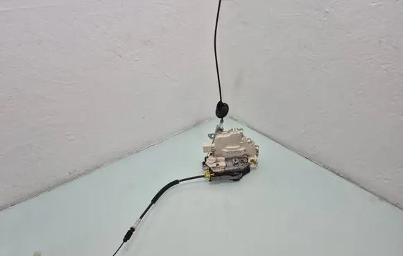 Audi A6 S6 C7 4G Front door lock 8J1837015D