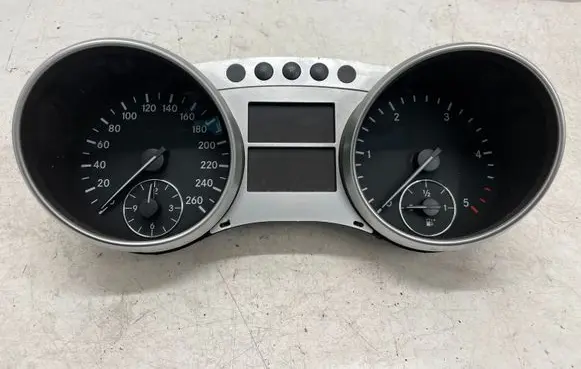 Mercedes-Benz R W251 Speedometer (instrument cluster) A2514402011