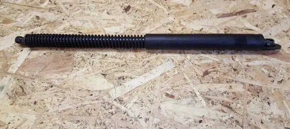 BMW 7 E65 E66 Tailgate strut 7042104