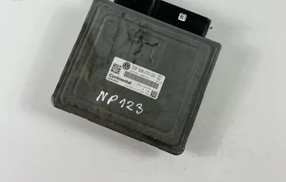 Volkswagen Polo V 6R Engine control unit/module ECU 03F906070GD
