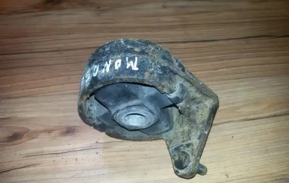 Ford Mondeo MK II Engine mount bracket 97bb6p081ad