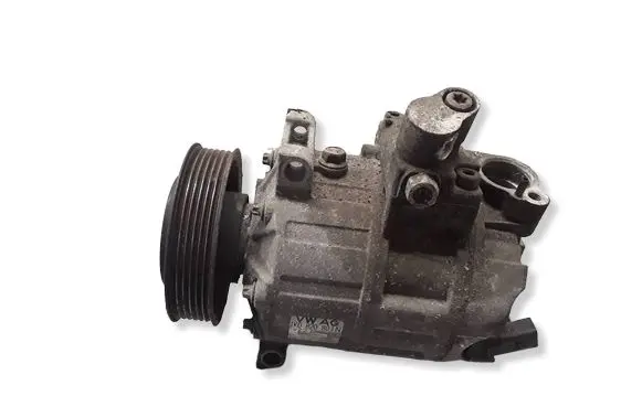 Volkswagen Touran I Air conditioning (A/C) compressor (pump) 1K0820803N