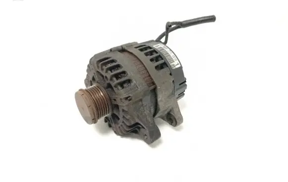 KIA Sorento Generator/alternator 373002F100