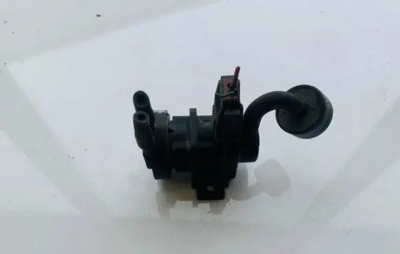 Volvo S40, V40 Turbo solenoid valve 4534375 452237