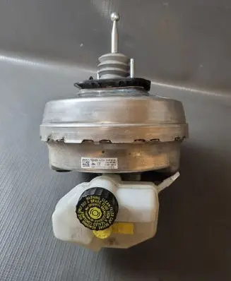BMW 5 G30 G31 Brake booster 6861215