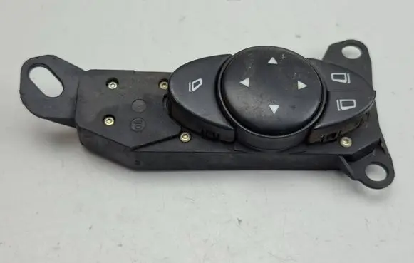 Mercedes-Benz E W211 Seat heating switch A2118219358 03211051