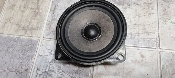 BMW X1 E84 Rear door speaker 6513914149402 70141 18820010