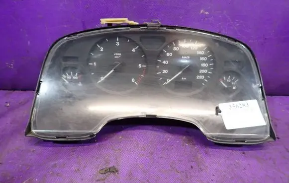 Opel Zafira A Speedometer (instrument cluster) 88311318