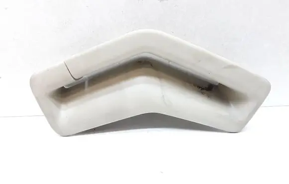 Volvo V70 Seat belt trim 