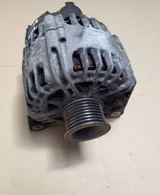 Renault Megane III Generator/alternator 8200757870A TG12C060 2605419B