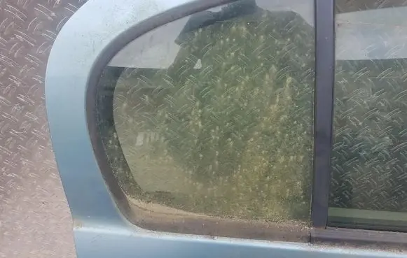 Nissan Almera N16 Rear vent window glass 