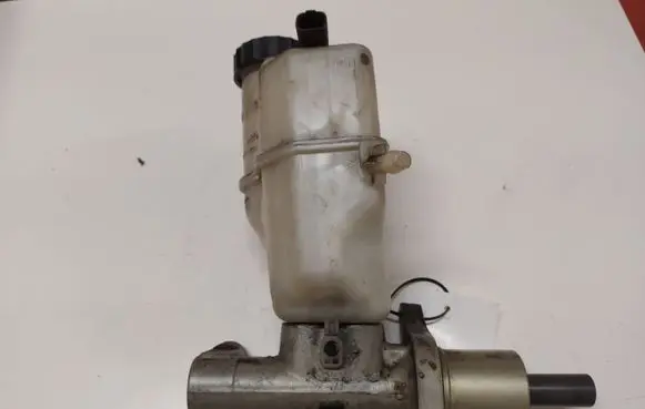 Peugeot 407 Master brake cylinder 9646980980