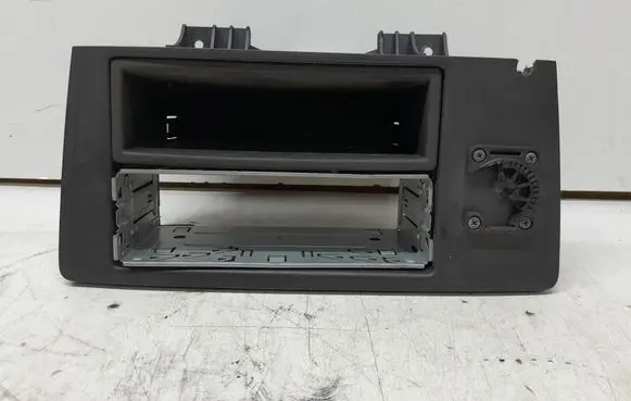 Radio/GPS head unit trim