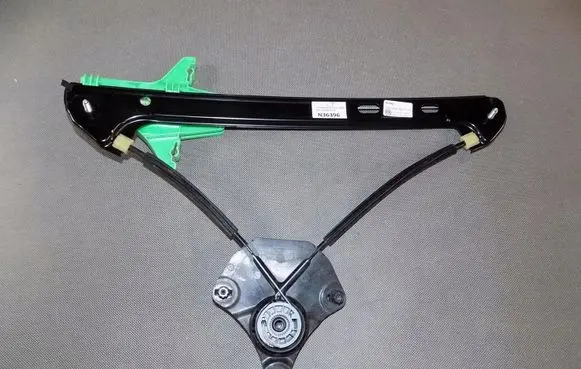 Volkswagen Golf VII Rear door window regulator with motor 5G4839461C